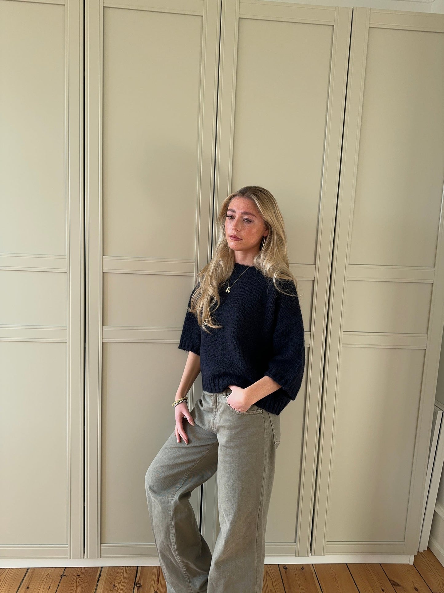 Hedvig knitted sweater with short sleeves – Navy