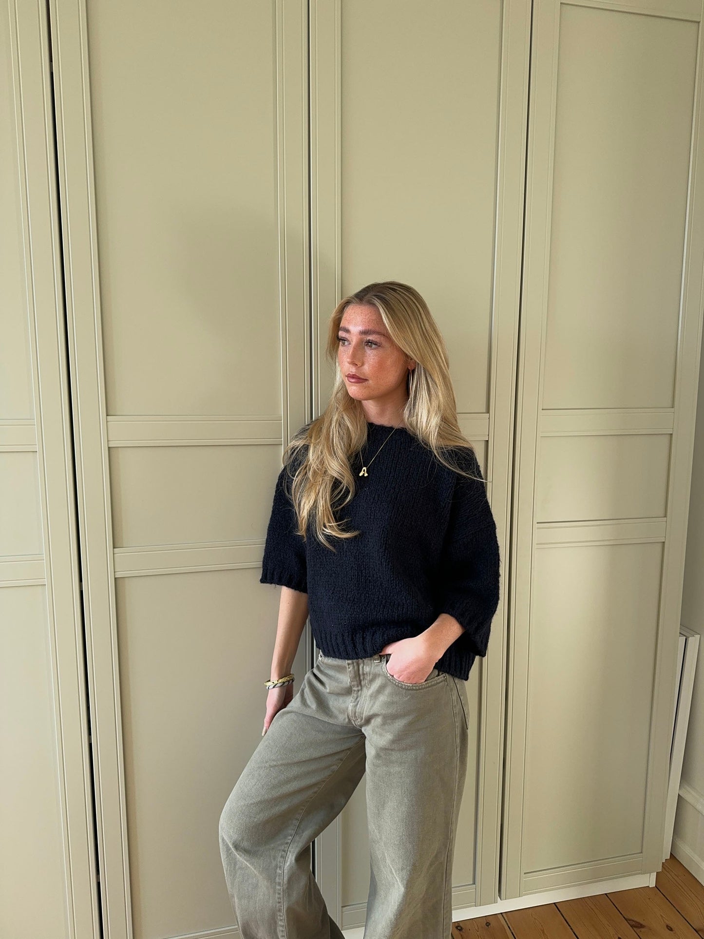 Hedvig knitted sweater with short sleeves – Navy