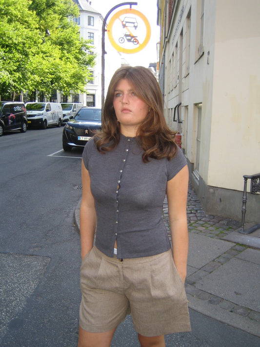 Leonie t-shirt with buttons - Grey